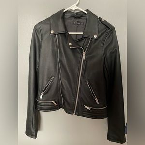 Stradivarius Black faux leather jacket (size s)
